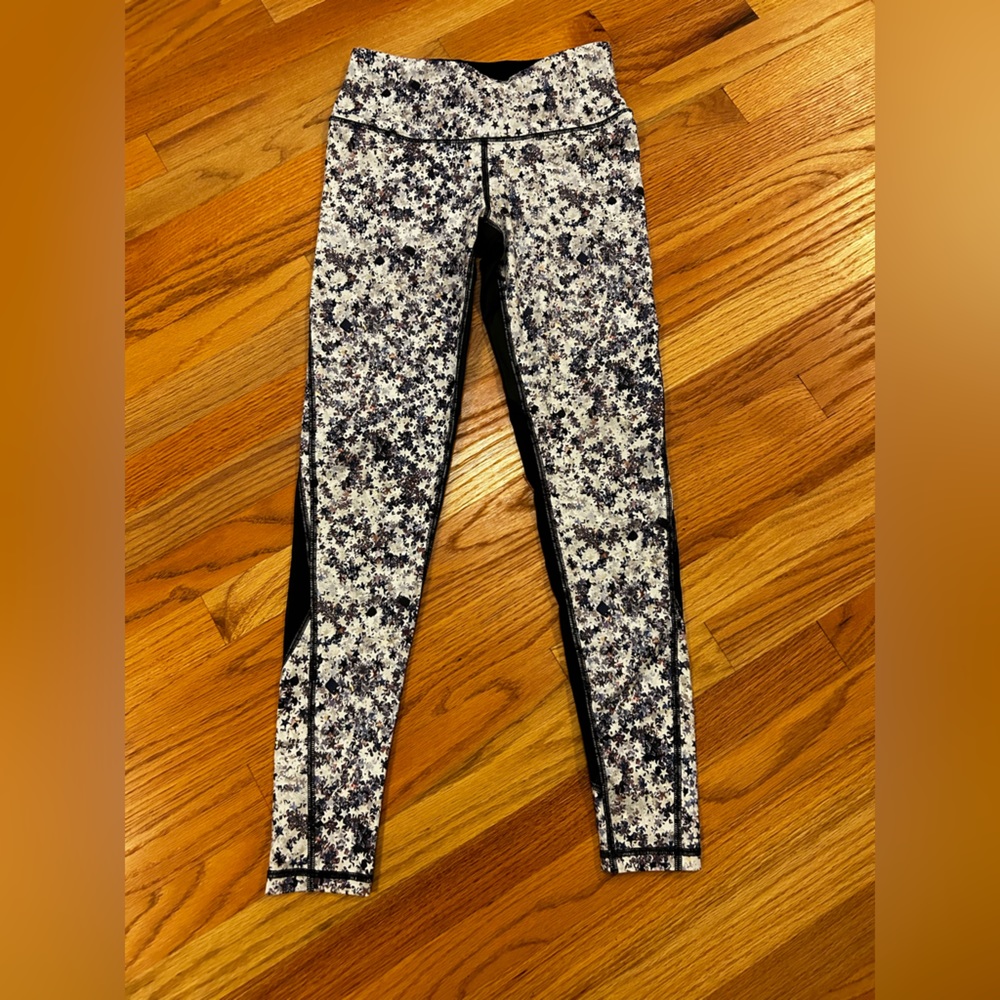Victoria’s Secret Sport Tights Size Small Purple Stars